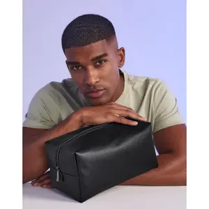 Toiletry bag for women Bag Base Boutique image-1