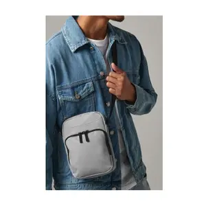 Umhängetasche mit Hauptfach und Reißverschlussverschluss Bag Base image-2