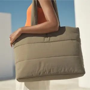 Tote bag matelassé Bag Base image-1