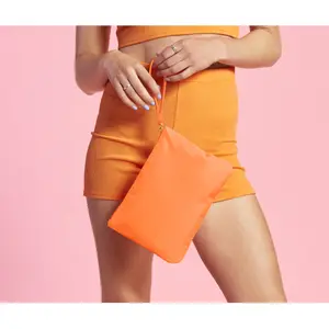 Kieszonka z uchwytem w kolorach popowych Bag Base image-2