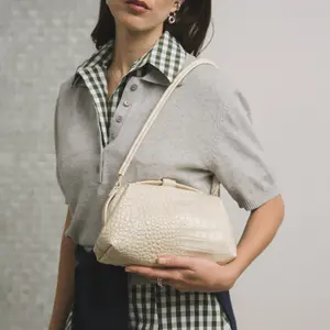 Women's Handbag Balagan Hug M image-1