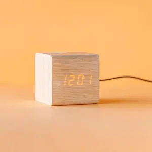 Sveglia, cavo USB Balvi Wood image-2
