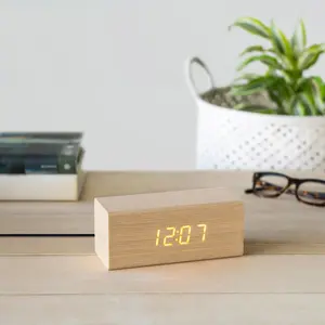 Budziki dąb z kablem USB Balvi Timber image-2