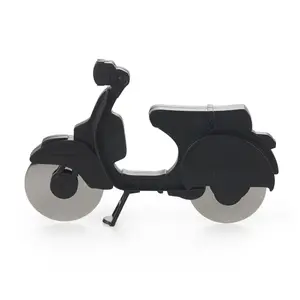 Rotella per pizza in acciaio inox Balvi Scooter image-0