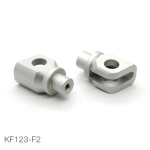 kf123-f2-coppia-di-adattatori-per-poggiapiedi-posteriori-da-moto-barracuda-kawasaki-argento-tu