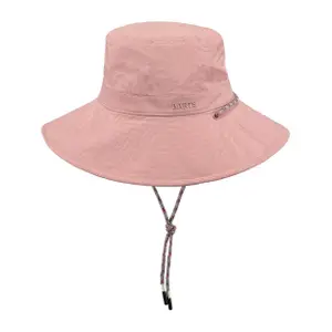 Woman hat Barts Zaron