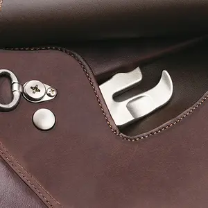 Paardenzadel Bates Caprilli Close Contact image-2