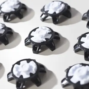 Kit of 20 spikes adidas AG Thintech Clamshell image-3