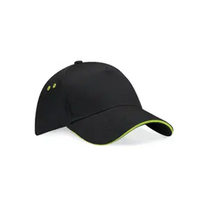 5-panel cap with contrasting color sandwich Beechfield Ultimate image-0