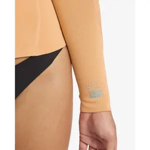 T-shirt da surf a maniche lunghe in neoprene donna Billabong Peeky Natural image-5