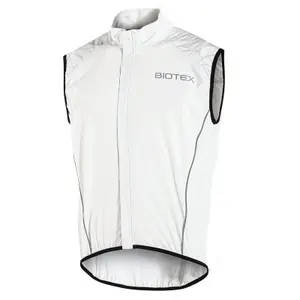 Sleeveless and seamless undershirt Biotex