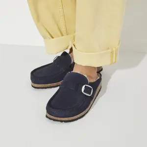Sabots de couro com forro de pele de carneiro camurça mulher Birkenstock Buckley image-5