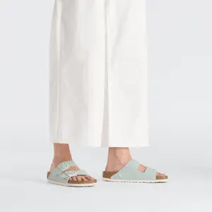 Chinelos de mulher Birkenstock Arizona Rivet Logo image-4