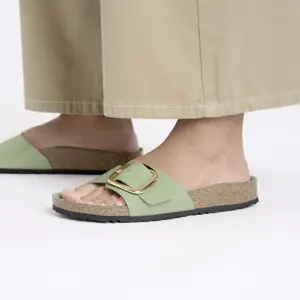 Women's sandals Birkenstock Madrid Big Buckle Natural Leather Patent image-4