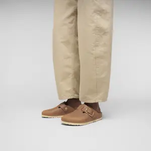 Nubuck leren klompen met een grote gesp Birkenstock Boston image-4