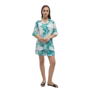 Conjunto de camisa y short con detalles coral mujer Ble Resort Collection image-0