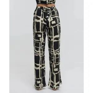weite Damenhose mit Kordel Ble Resort Collection Blocks image-1