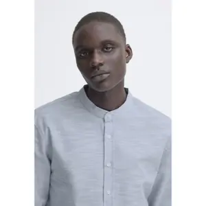T-shirt με στρογγυλή λαιμόκοψη Blend Daris image-5