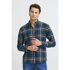 Rutig skjorta med ficka och långa ärmar Blend Regular Fit image-2