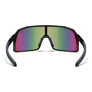 Sunglasses Blenders Exposé image-2