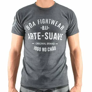 T-shirt Bõa Jogo No Chao image-0