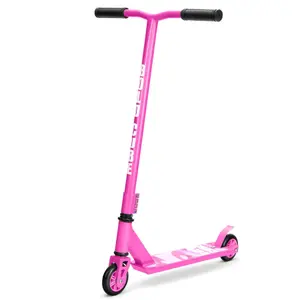 Mädchen Scooter Boldcube Stunt