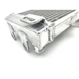 Motorcycle water radiator Brazoline Kawasaki ER6 (06-08) image-3