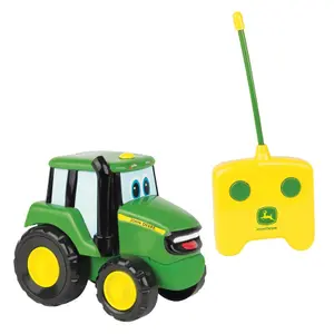 Car games - the radio-controlled tractor Britains Farm Toys Johnny image-0