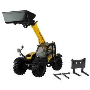 Car games - new holland th 7.42 Britains Farm Toys image-1