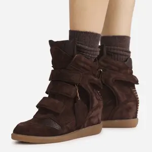 Zapatillas altas con clavos decorativos para mujer Bronx Jae-yy image-2