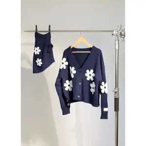 Dog sweater Bruno's Shop Sweet Daisy image-1