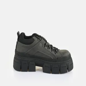 Derbie woman Buffalo Gospher Hike Lo BS image-1