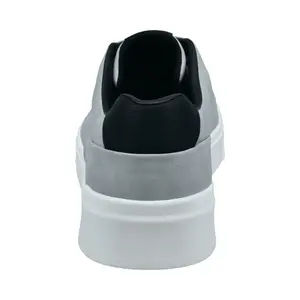 Minimalist Trainers Bugatti image-2