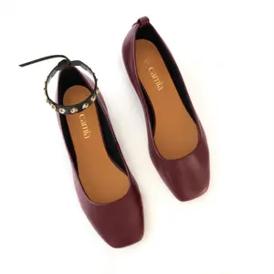 Ballerinas com bracelete de tornozelo com tachas douradas mulher Camia image-3