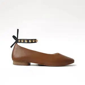 Ballerinas com bracelete de tornozelo com tachas douradas mulher Camia image-1