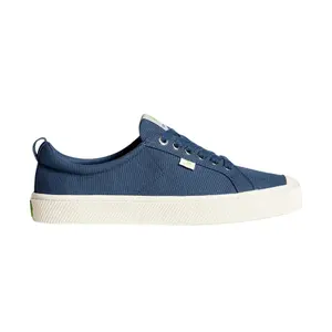 100103u21-baskets-cariuma-oca-canvas-shadow-blue