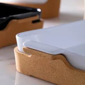 Square baking dish with cork base Casafina image-1