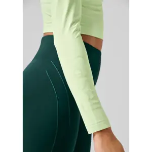 Camiseta cropped mujer Casall Graphic image-2