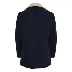 Mantel Casual Friday image-1