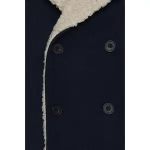 Mantel Casual Friday image-2