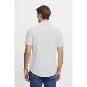 Camisa em tecido de linho Casual Friday Aksel image-4