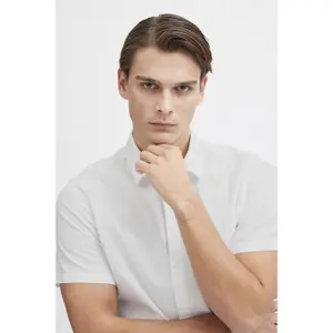 Camisa em tecido de linho Casual Friday Aksel image-5