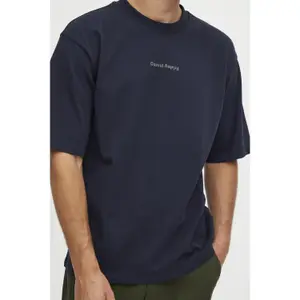 T-Shirt Casual Friday image-6