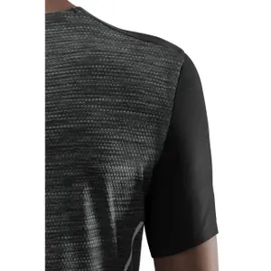 Laufshirt Frau CEP Compression image-3