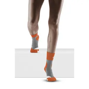 Chaussettes de compression mi-mollets de randonnée en mérinos femme CEP Compression image-0