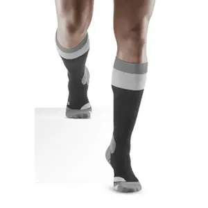 Leichte Kompressionsstrümpfe zum Wandern aus Merino CEP Compression image-0