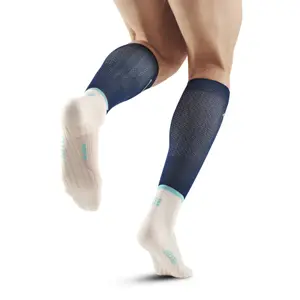 The run socks compression socks, tall v4 CEP Compression image-3
