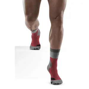 Chaussettes de compression mi-mollets de randonnée en mérinos légères CEP Compression image-0