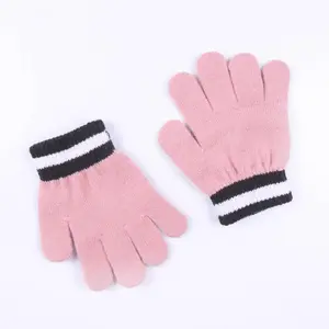 Set di cappelli/guanti e girocollo per bambini Cerda Looney Tunes image-2