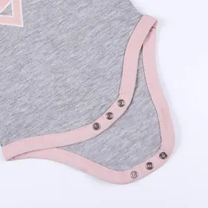 Ensemble body, jupe, chaussette et bavoir bébé fille Cerda DC Superhero Girls image-4